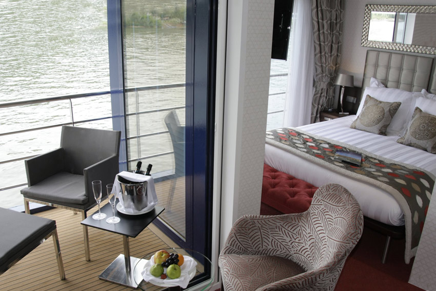 Uno de los sugerentes balcones del MS AmaCerto CRUCEROS AMACERTO CRUCEROS AMADEUS WATERWAYS CRUCEROS RHIN CRUCEROS EUROPA CRUCEROS AMACERTO RHINE CRUISES AMACERTO NEW LUXURY RIVER CRUISES AMAWATERWAYS